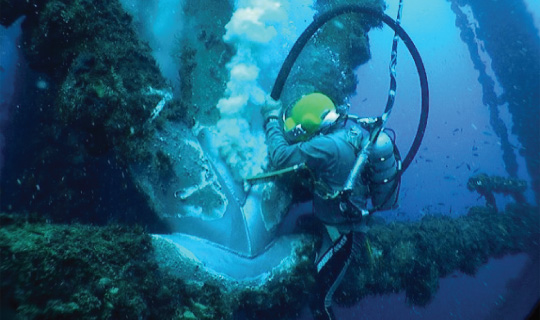 Underwater Blaster & Fitter Underwater Blaster & Fitter